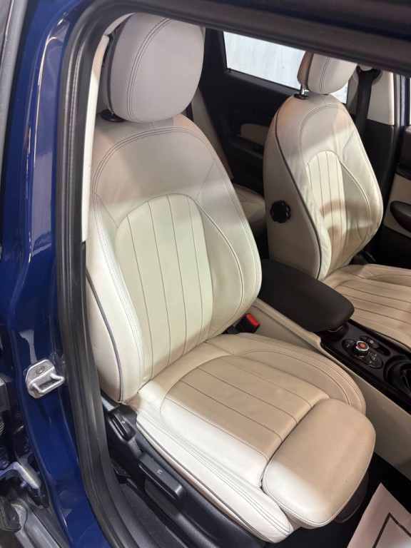 2018 MINI Cooper Image 28