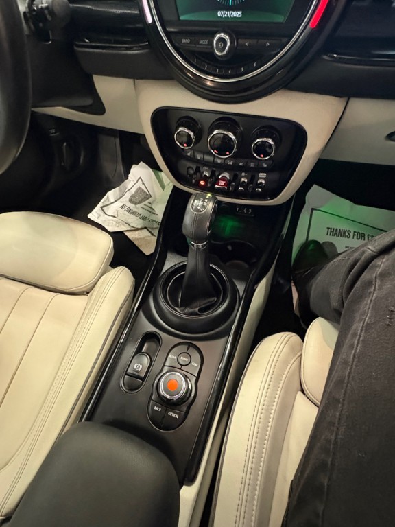 2018 MINI Cooper Image 32