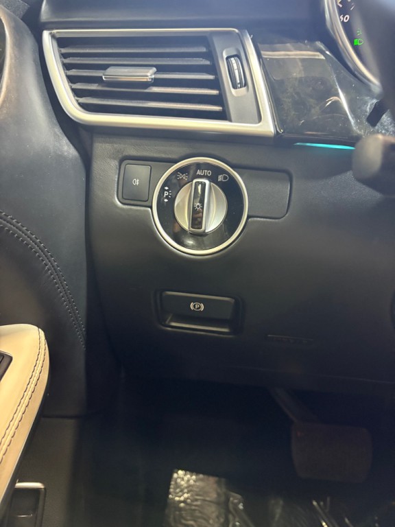 2016 Mercedes-Benz GL-Class Image 17