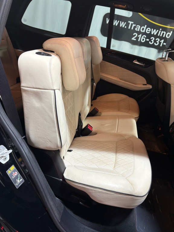 2016 Mercedes-Benz GL-Class Image 33