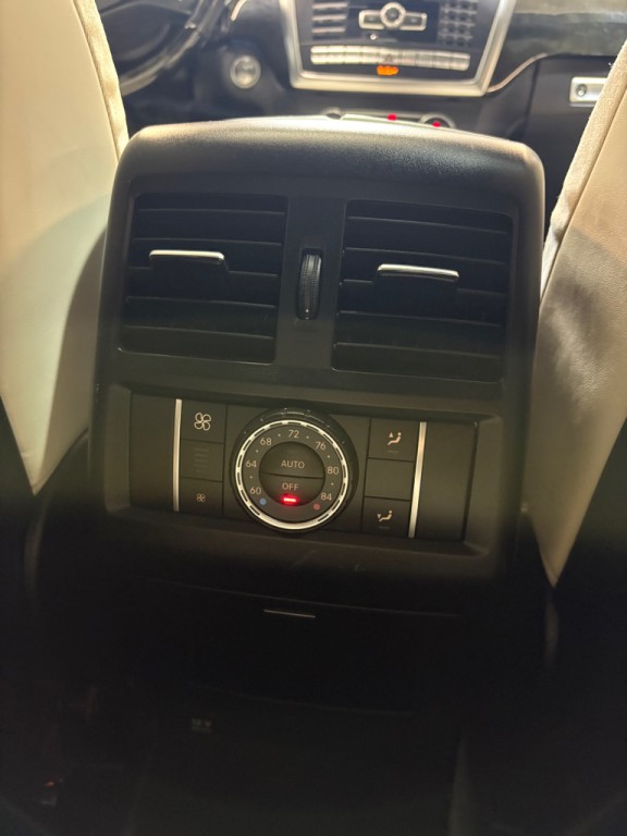 2016 Mercedes-Benz GL-Class Image 36