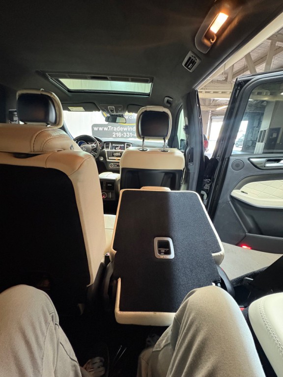 2016 Mercedes-Benz GL-Class Image 39