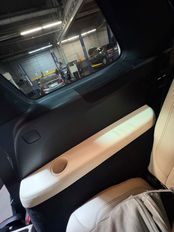 2016 Mercedes-Benz GL-Class Image 40