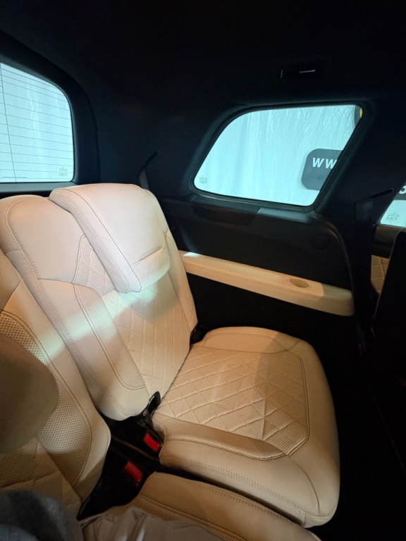 2016 Mercedes-Benz GL-Class Image 41