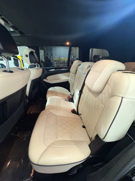 2016 Mercedes-Benz GL-Class Image 47