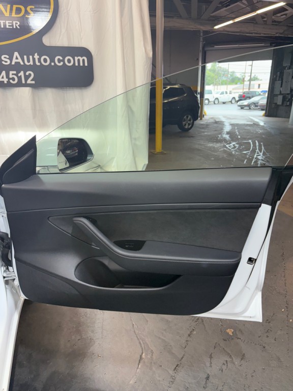2020 Tesla Model 3 Image 26