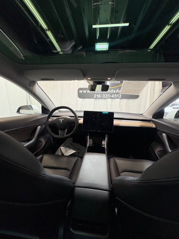 2020 Tesla Model 3 Image 35