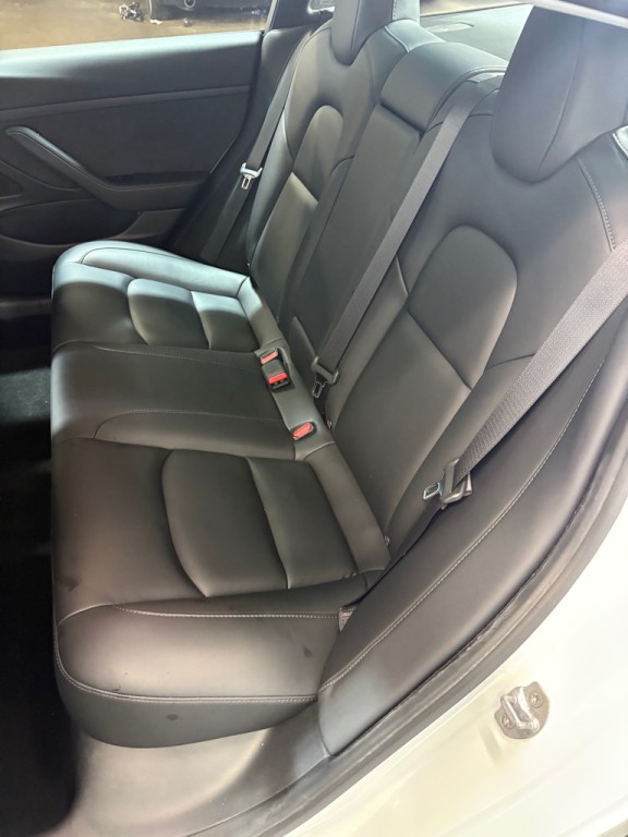 2020 Tesla Model 3 Image 38