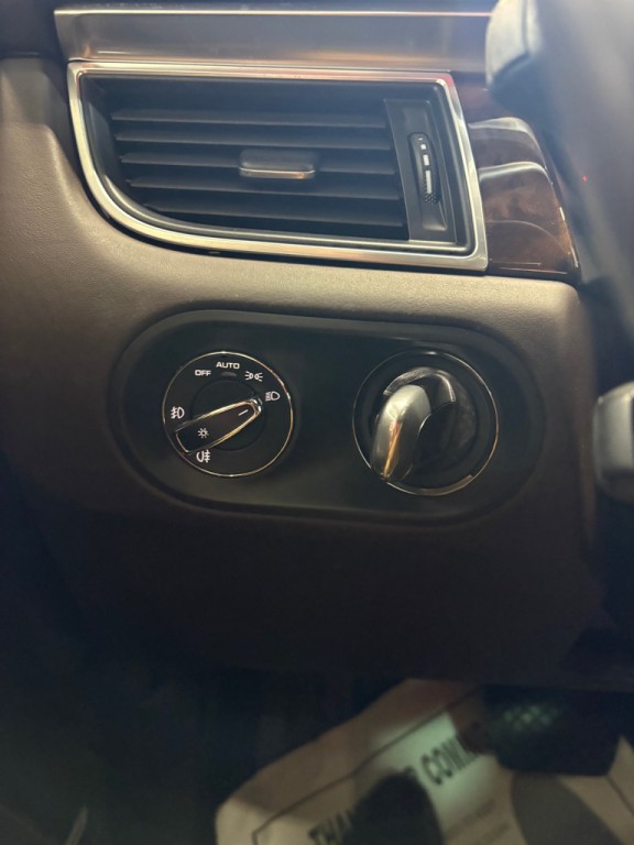 2016 Porsche Macan Image 19