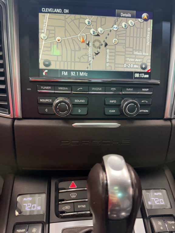 2016 Porsche Macan Image 23