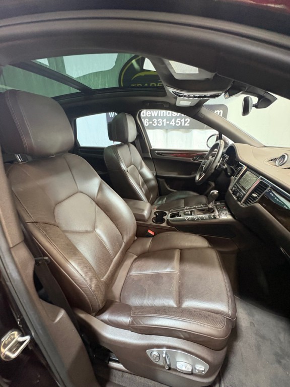 2016 Porsche Macan Image 34