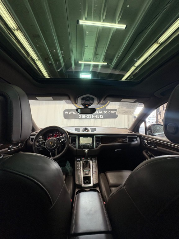 2016 Porsche Macan Image 44
