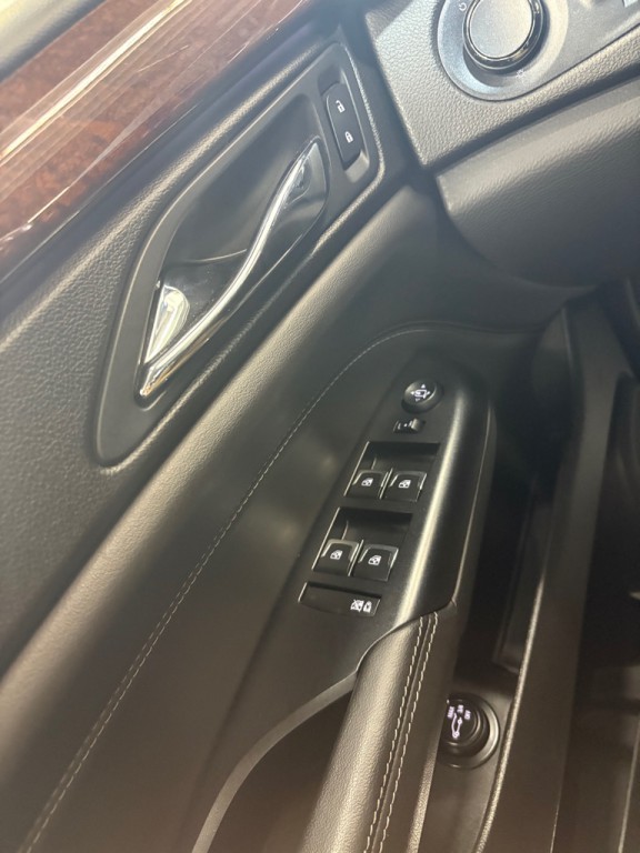 2015 Cadillac SRX Image 18