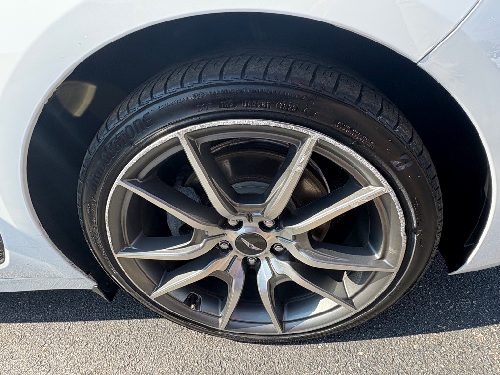 2022 Genesis G70 Image 43