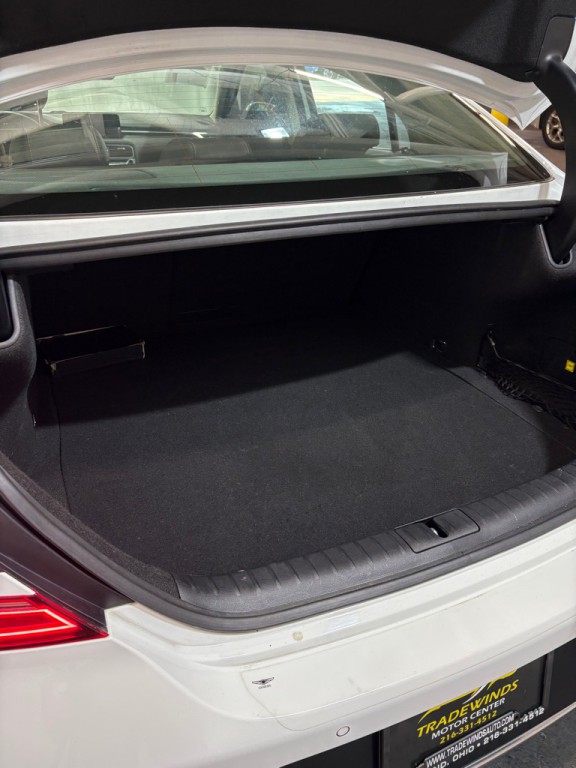 2022 Genesis G70 Image 8