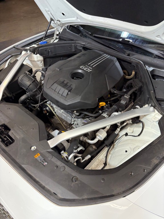 2022 Genesis G70 Image 11