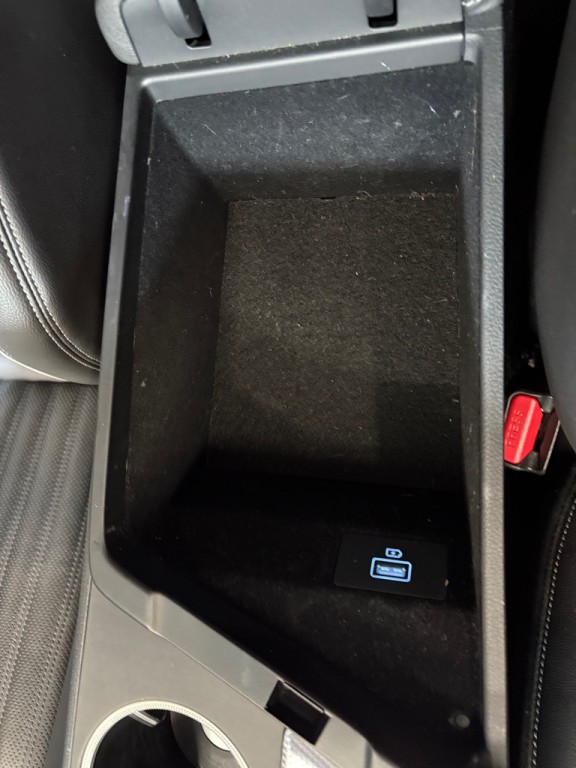 2022 Genesis G70 Image 22