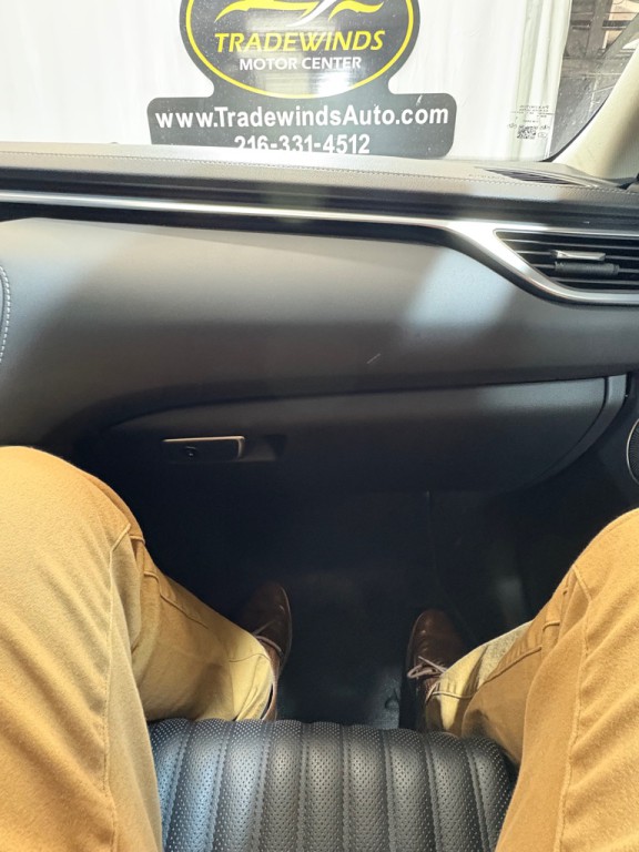 2022 Genesis G70 Image 28