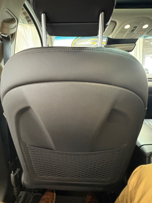 2022 Genesis G70 Image 40