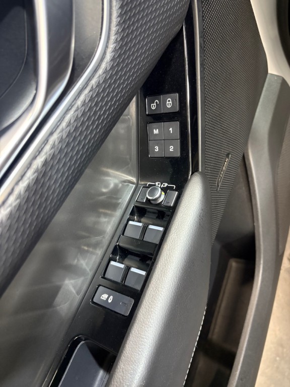 2020 Land Rover Range Rover Image 16