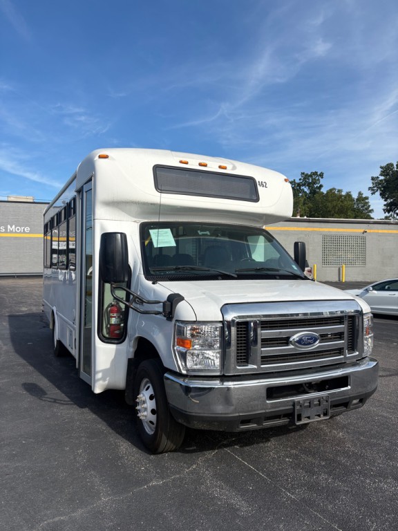 2017 Ford Econoline Image 5