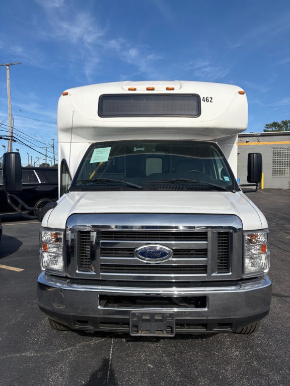 2017 Ford Econoline Image 6