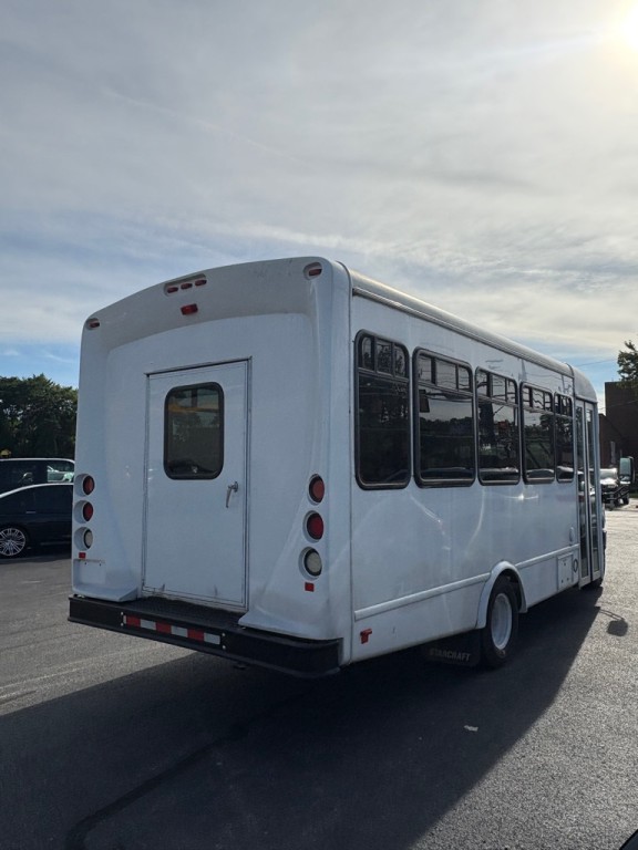 2017 Ford Econoline Image 10