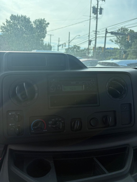2017 Ford Econoline Image 18