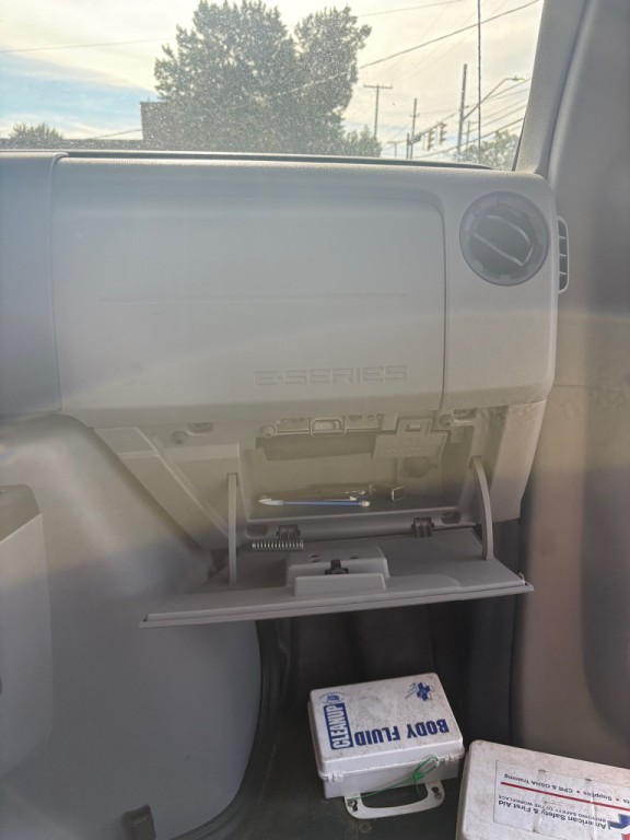 2017 Ford Econoline Image 21