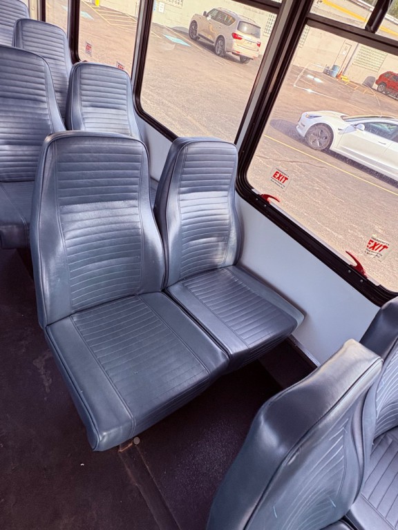 2017 Ford Econoline Image 27
