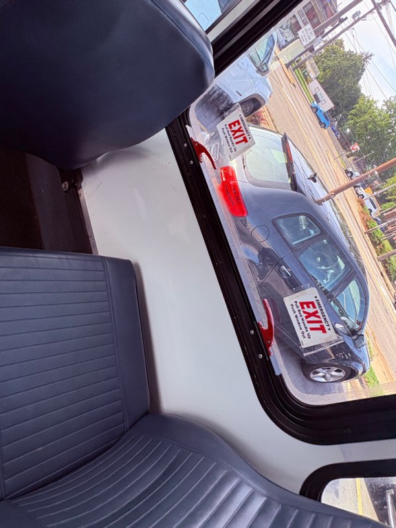 2017 Ford Econoline Image 38