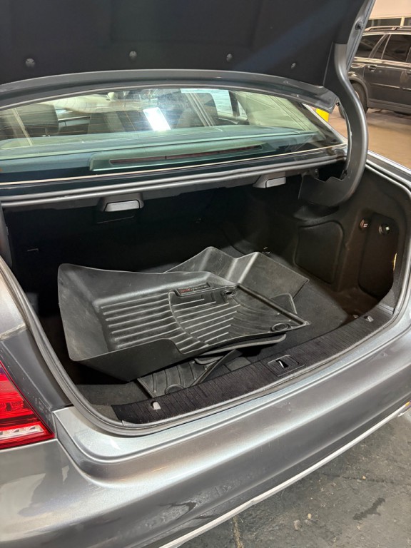 2016 Mercedes-Benz E-Class Image 8