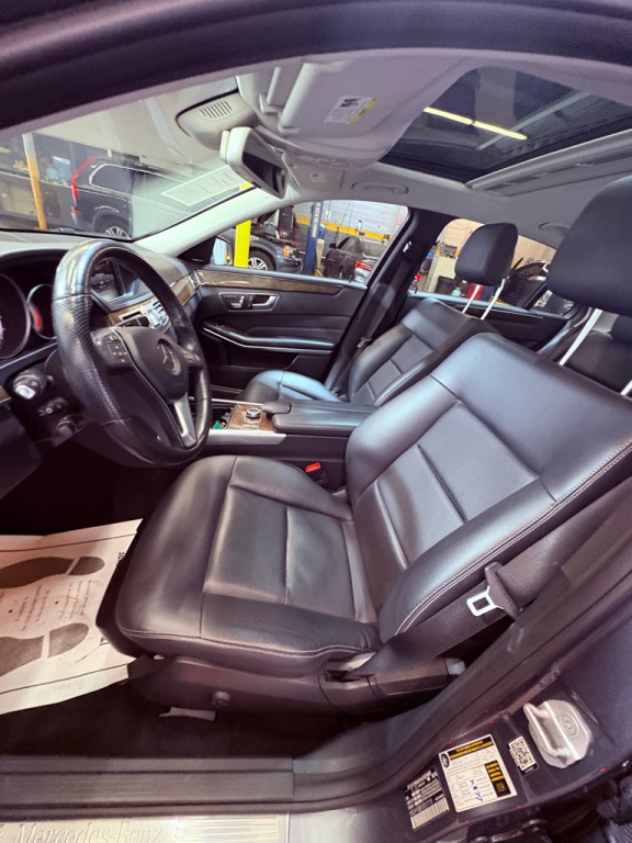 2016 Mercedes-Benz E-Class Image 25