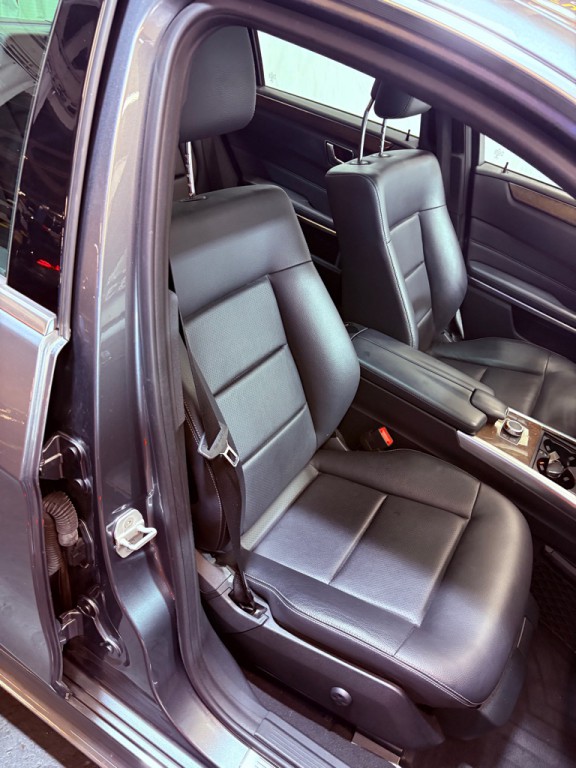 2016 Mercedes-Benz E-Class Image 27