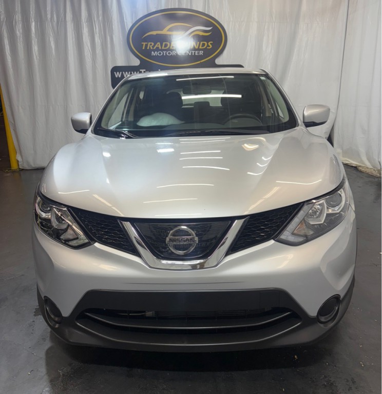 2018 Nissan Rogue Image 2