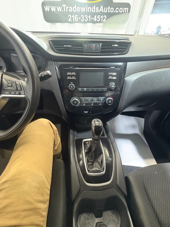 2018 Nissan Rogue Image 18