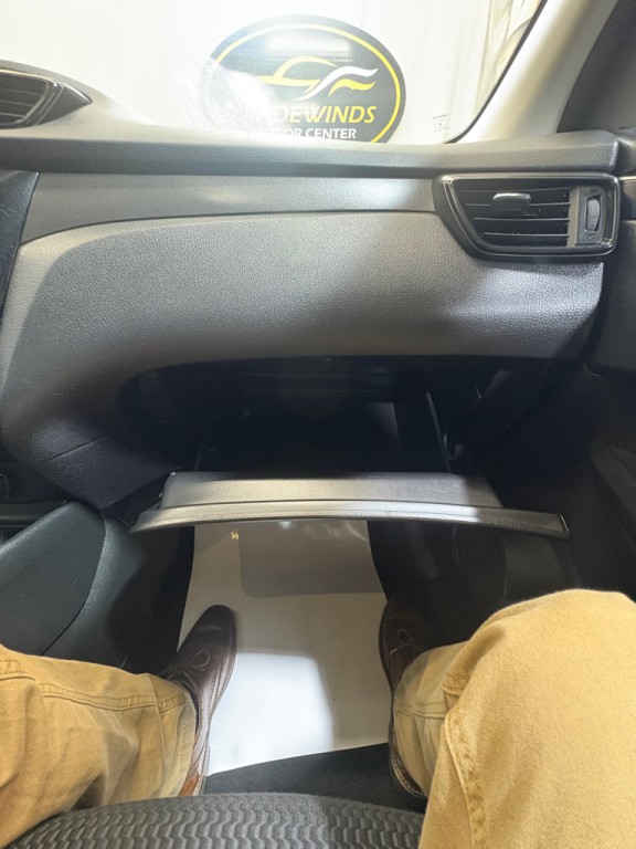 2018 Nissan Rogue Image 29