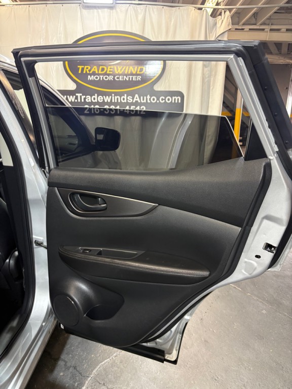 2018 Nissan Rogue Image 32