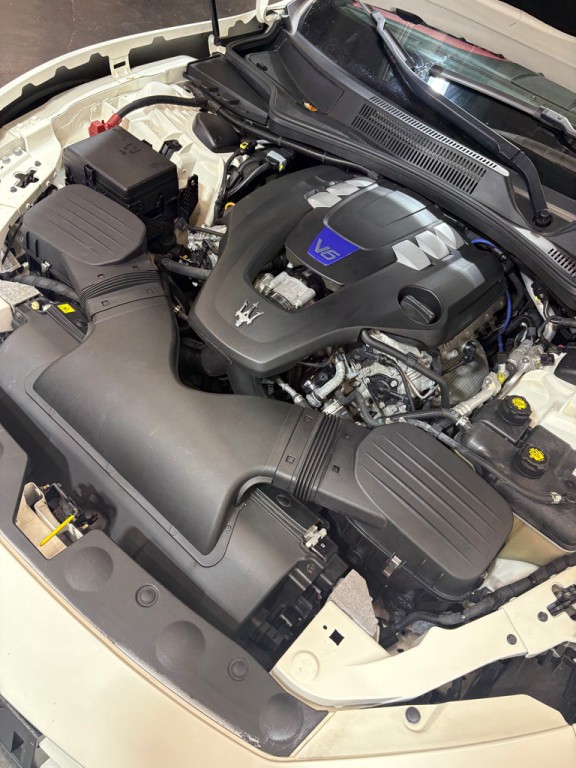 2018 Maserati Ghibli Image 11