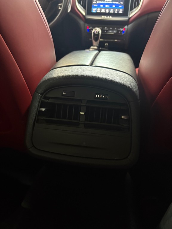 2018 Maserati Ghibli Image 36
