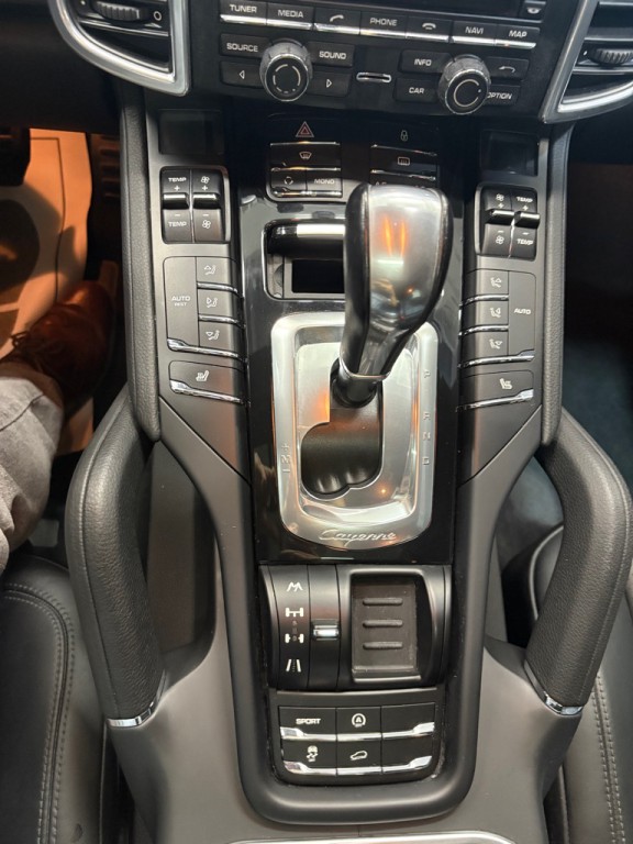2013 Porsche Cayenne Image 21