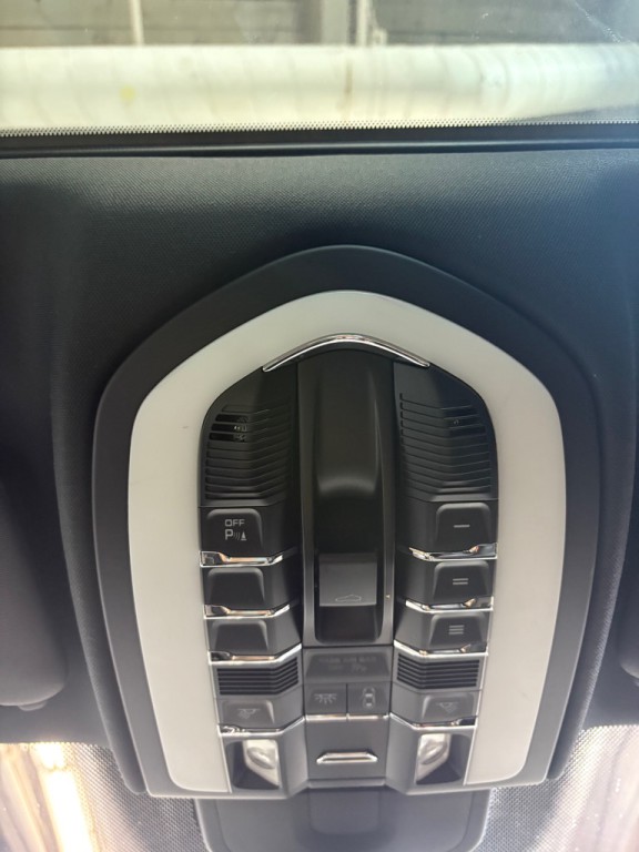 2013 Porsche Cayenne Image 23