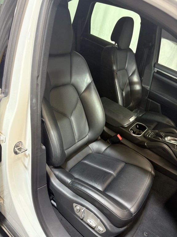 2013 Porsche Cayenne Image 26