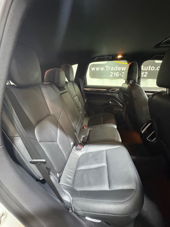 2013 Porsche Cayenne Image 33