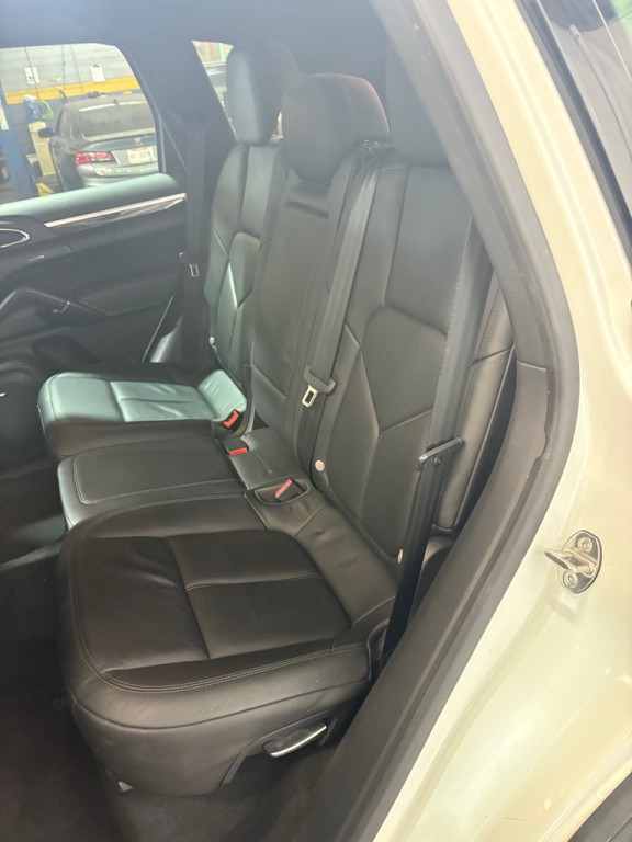 2013 Porsche Cayenne Image 35