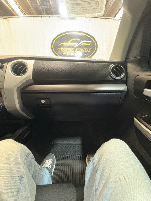 2017 Toyota Tundra Image 28