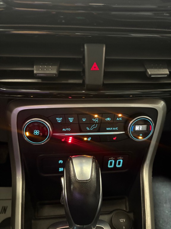 2020 Ford Econoline Image 19