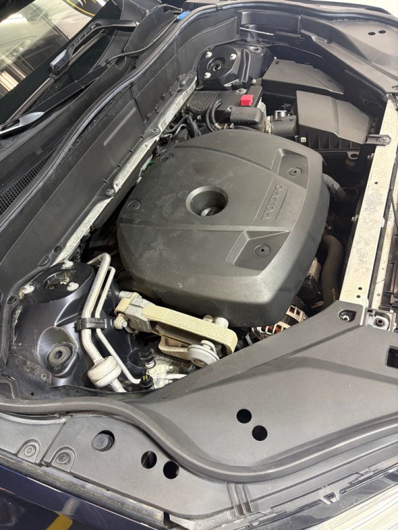 2016 Volvo XC90 Image 13