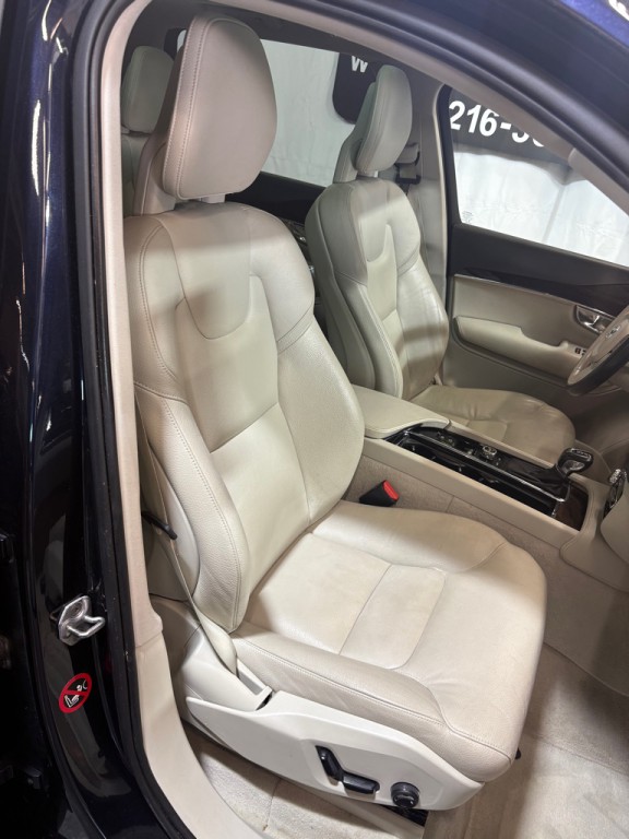 2016 Volvo XC90 Image 25