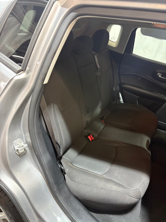 2020 Jeep Compass Image 31